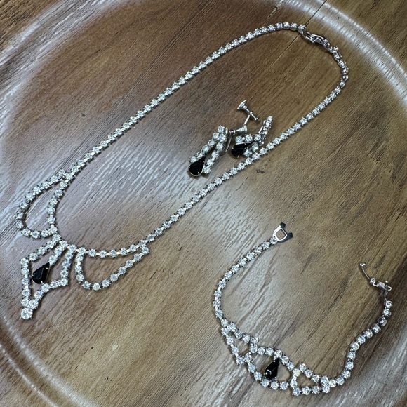Jewelry - Vintage Silver tone Rhinestone 3 piece Set preowned